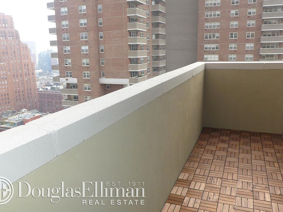 2nd image of 80 N Moore St APT 32G