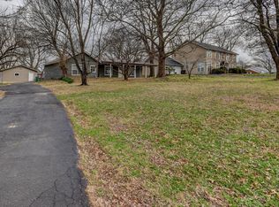 1251 E River Rd, Springfield, MO 65804