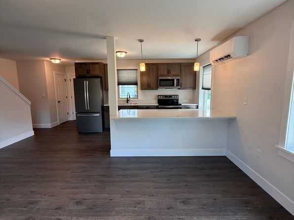 1 Rock Ridge Ave #1