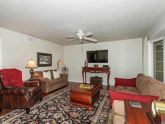 5th image of 115 Cloverdale Ln