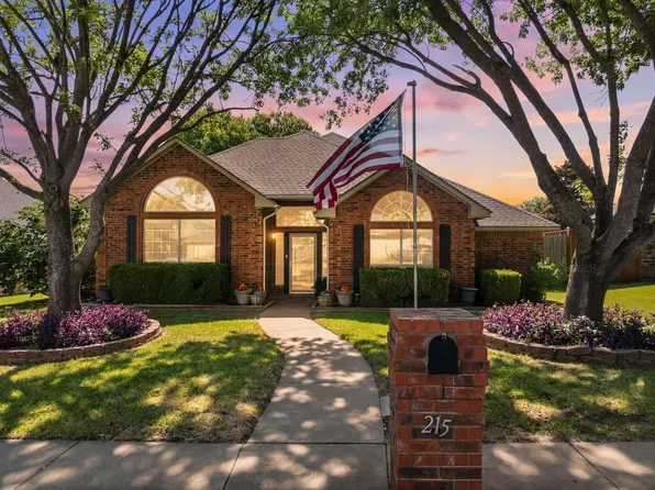 215 Sioux Dr, Waxahachie, TX 75165