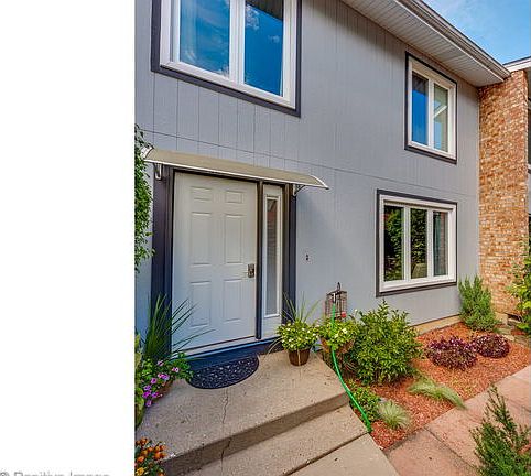 2nd image of 203 Oakwood Ln