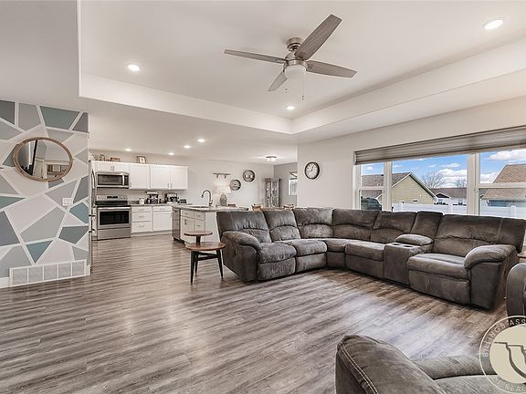 3rd image of 1239 Watson Peak Rd