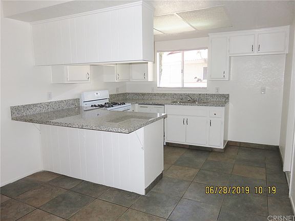 3rd image of 1212 Lincoln Ave