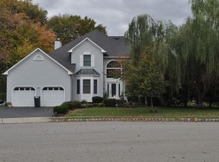 44 Woodruff Dr, Matawan, NJ 07747