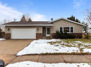 340 Westbrook Dr, Oshkosh, WI 54904