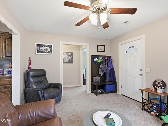5th image of 524 Walnut St