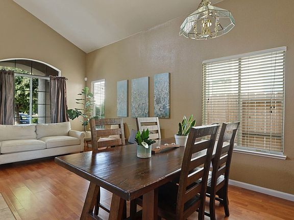 4th image of 1858 Gordon Verner Cir