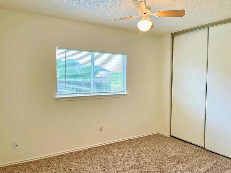8206 Longhorn Ridge Dr — Photo 12