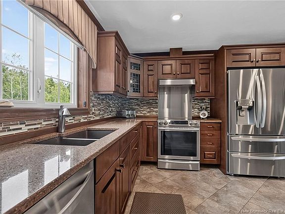 2nd image of 115 Royal Oaks Blvd