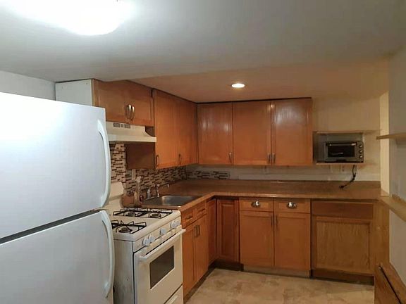 3rd image of 2229 127th St Floor 1