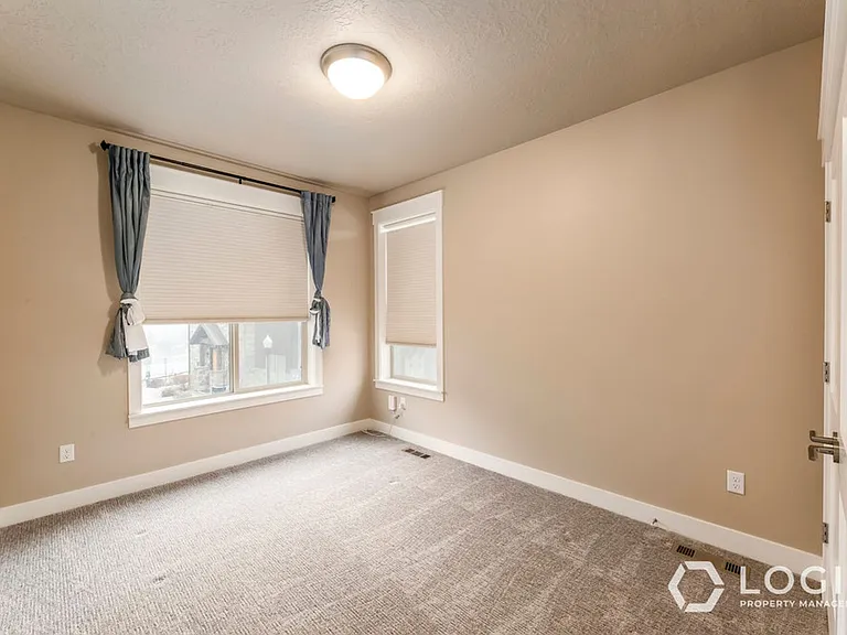 10408 S Beetdigger Blvd — Photo 18