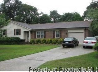 1406 Carnsmore Dr, Fayetteville, NC 28304