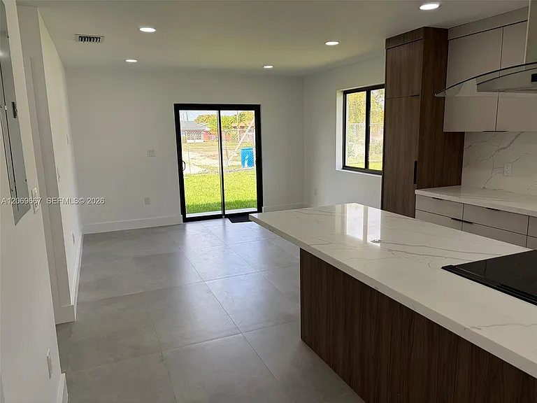 2420 NW 154th St — Photo 16
