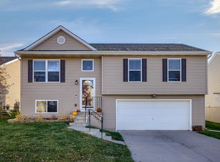 19513 T St, Omaha, NE 68135