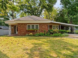 414 S 23rd St, Belleville, IL 62226