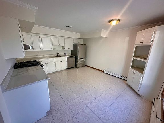 5th image of 173 Ridgecrest Ave Floor 1