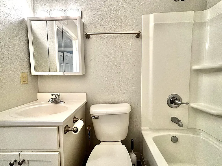 Breckenridge Davenport Apartments — Photo 61