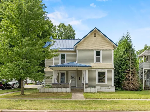 517 E 9th St, Auburn, IN 46706