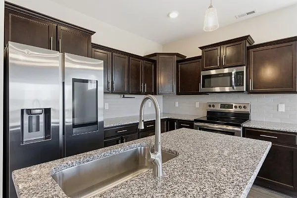 801 Marksman Ct — Photo 3