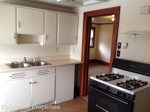 5th image of 1003 W New York Ave #A