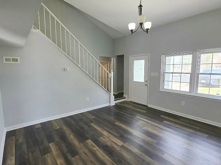 4 Aldeburgh Ct — Photo 3