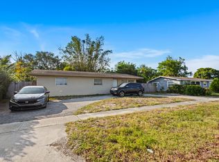215 Huron Pl, West Palm Beach, FL 33409