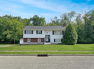 11 John F Kennedy Dr, Blauvelt, NY 10913