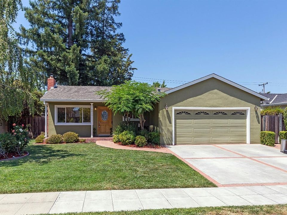 1st image of 5011 Paseo Olivos