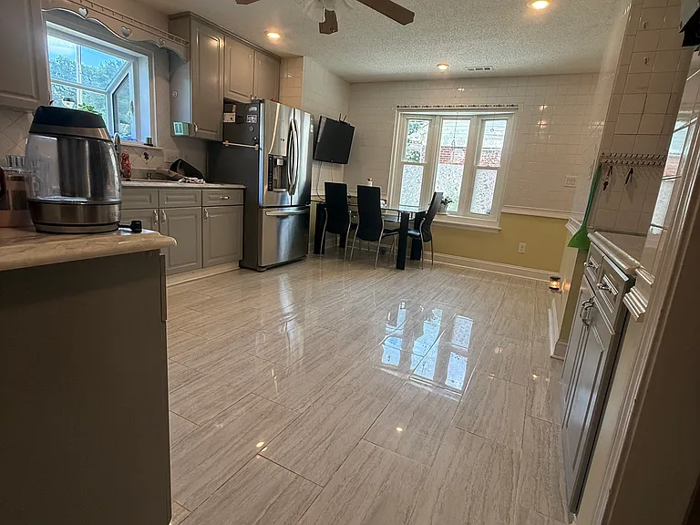8721 Kismet Dr — Photo 3
