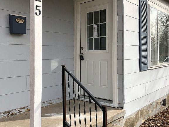 3rd image of 625 Rancho Dr