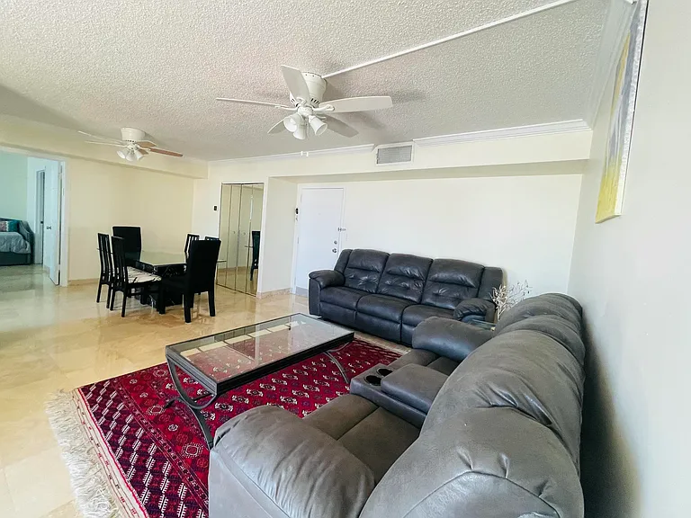 1237 Hillsboro Mile #302 — Photo 5
