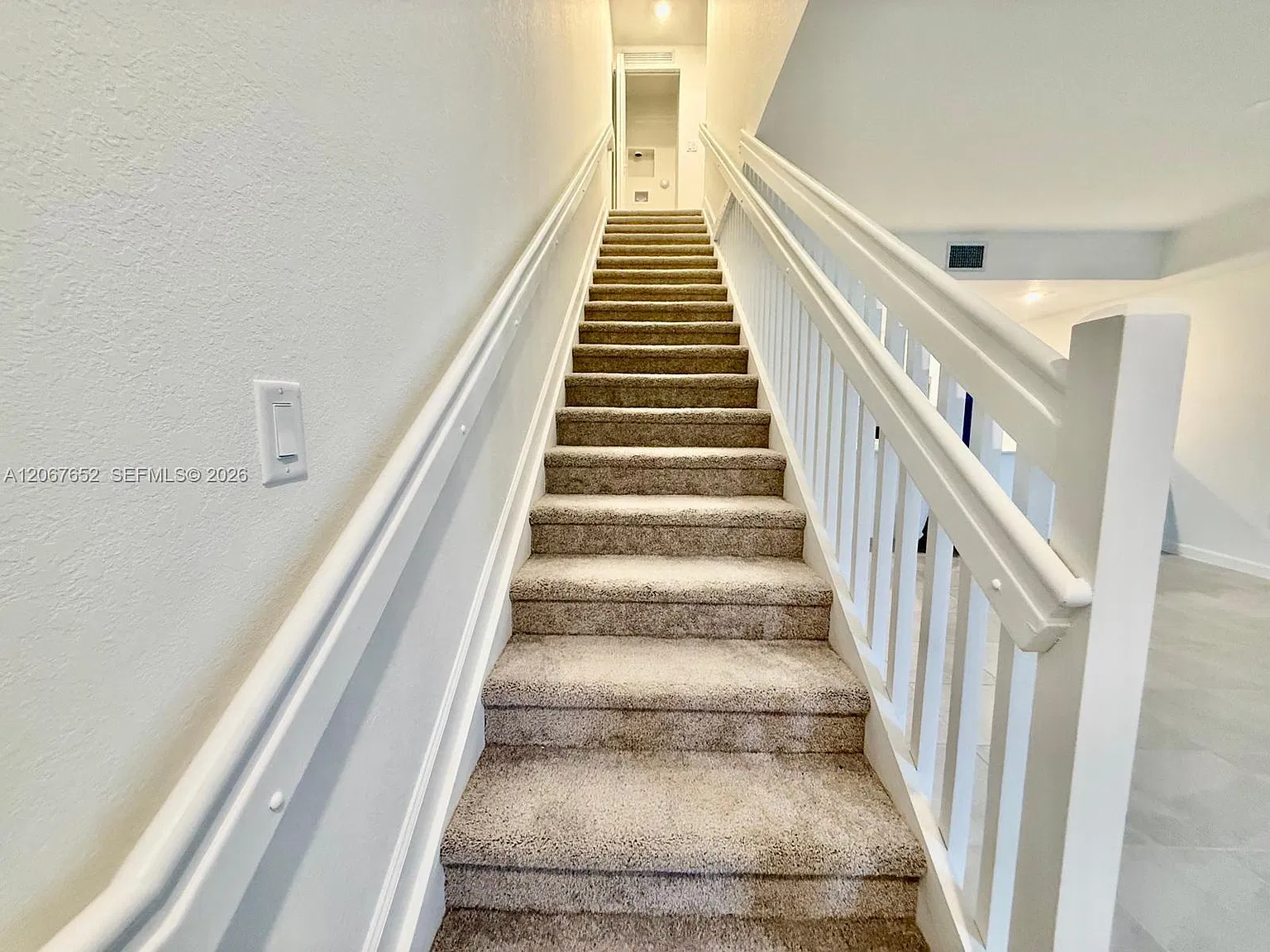 3 bed, 2.5 bath, 1367 sqft, $2,400 — Photo 4
