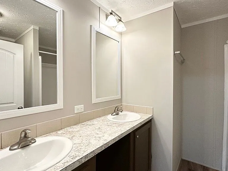 Valley Brook — Photo 11