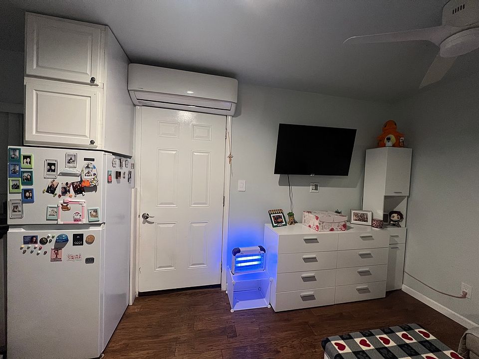 Livingroom with AC/Heater