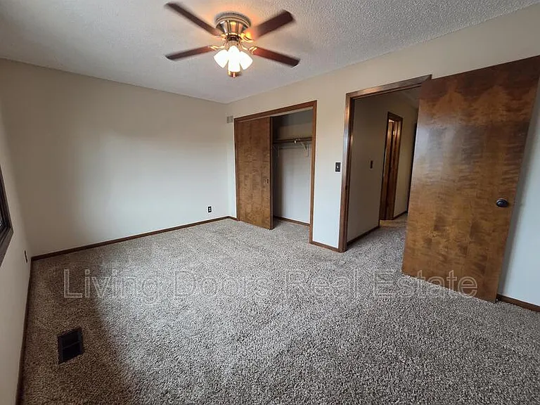 2335 Southwood Pl — Photo 10