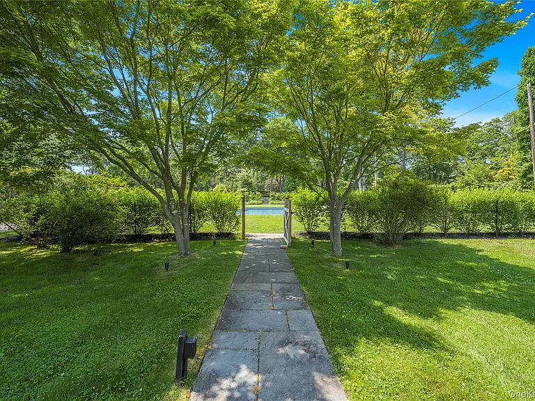 5 Thorn Hedge Rd — Photo 4