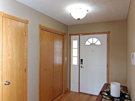 4th image of 803 12th Ave