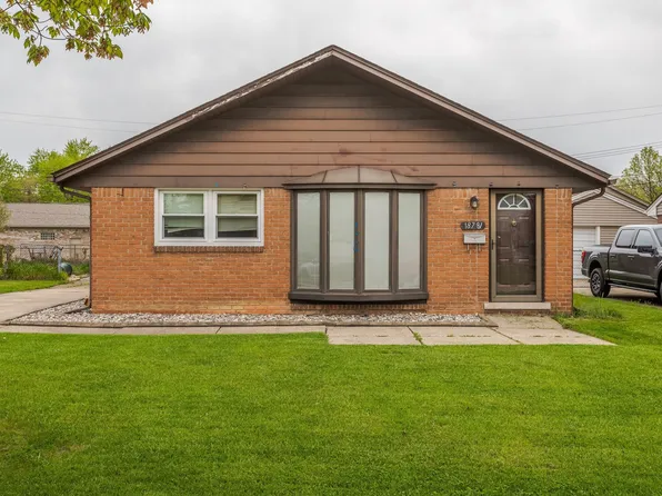 18781 Hinton St, Riverview, MI 48193