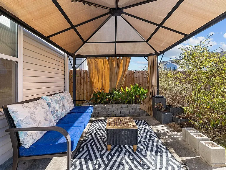 205 Michelangelo Pl — Photo 13