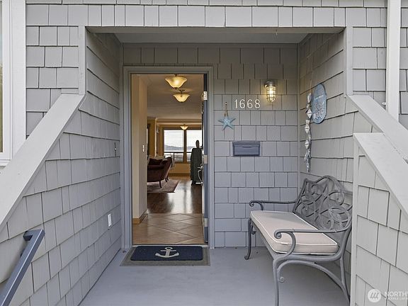 4th image of 1668 S Wilton Rd
