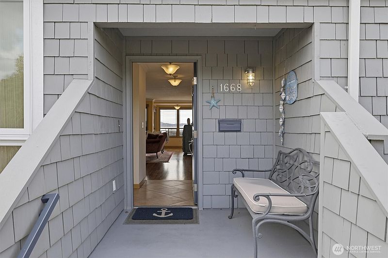 4th image of 1668 S Wilton Rd
