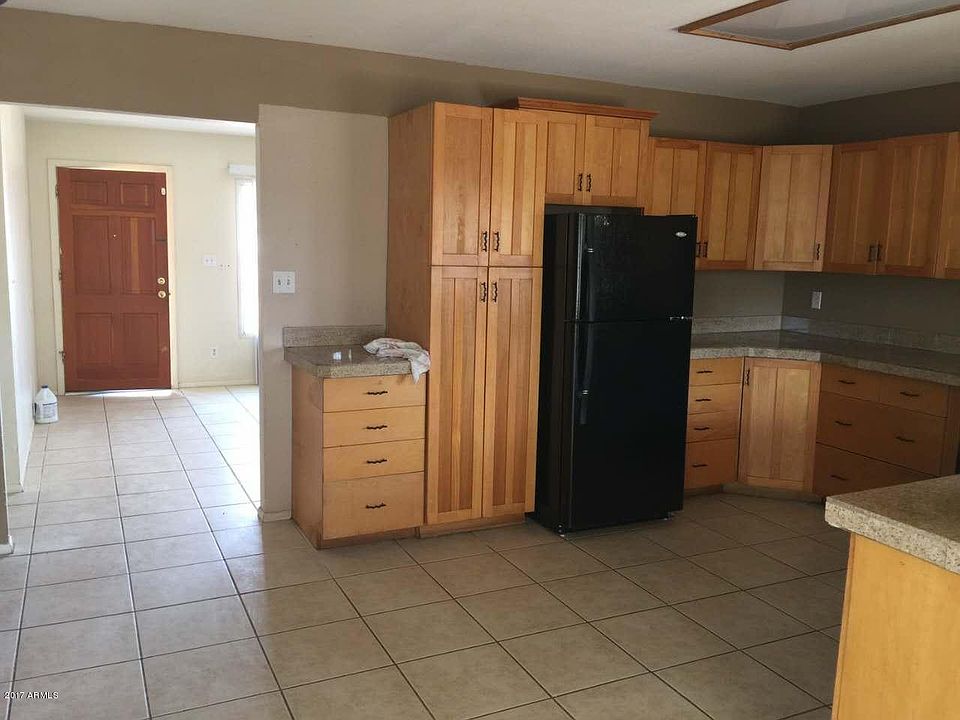 2nd image of 2573 E Sweetwater Ave
