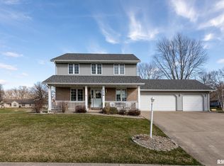 402 Phil Gould Dr, Hanna City, IL