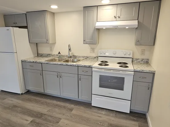 13 Pleasant St #1, Walpole, NH 03608