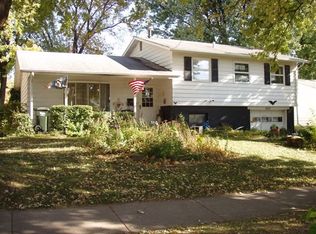 2317 18th St, Bettendorf, IA 52722