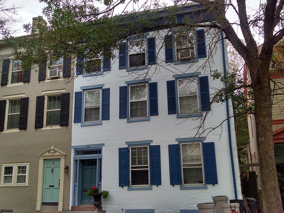 Apt is located on 2nd floor