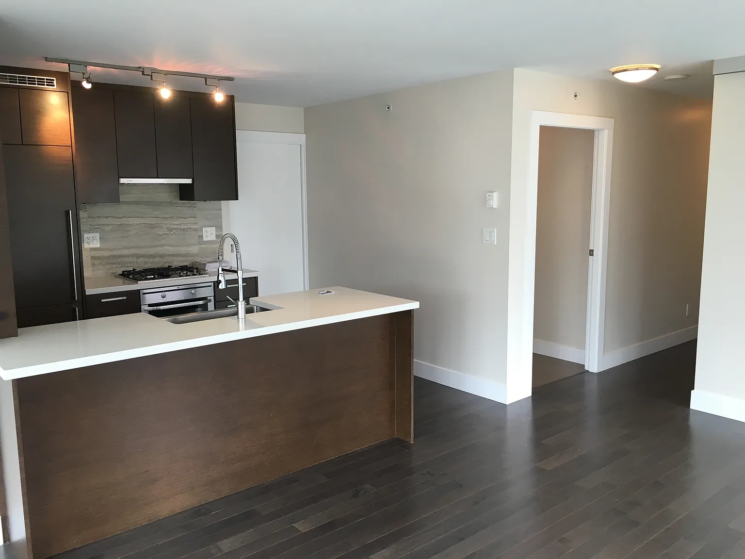 1007 - 535 Smithe Street — Photo 2