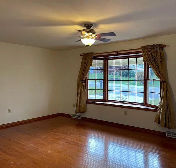 169 Stanford Rd — Photo 13