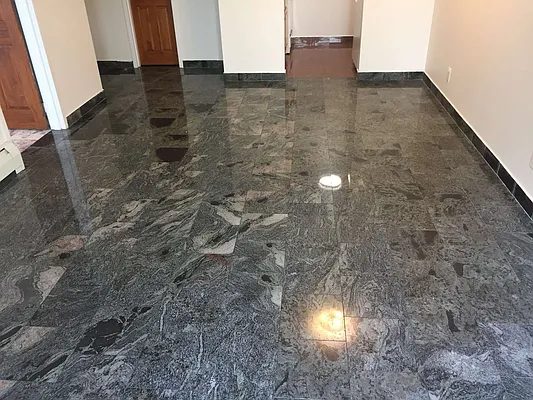 Rented by Metroline Realty | media 21